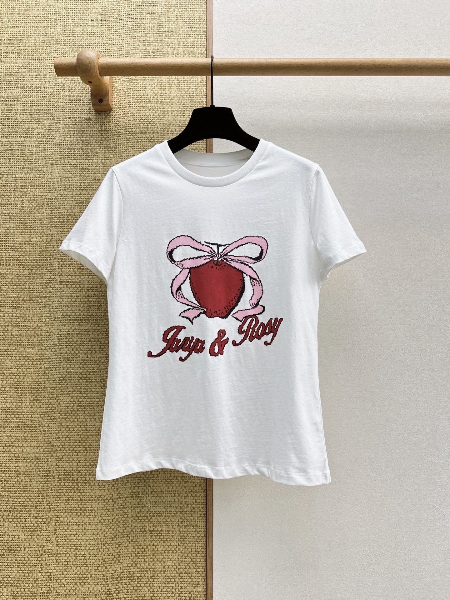 Women's short sleeves